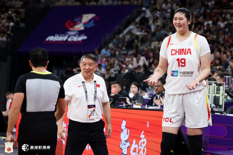 中国女篮18日赴欧拉练 宫鲁鸣:世界杯是中期大考