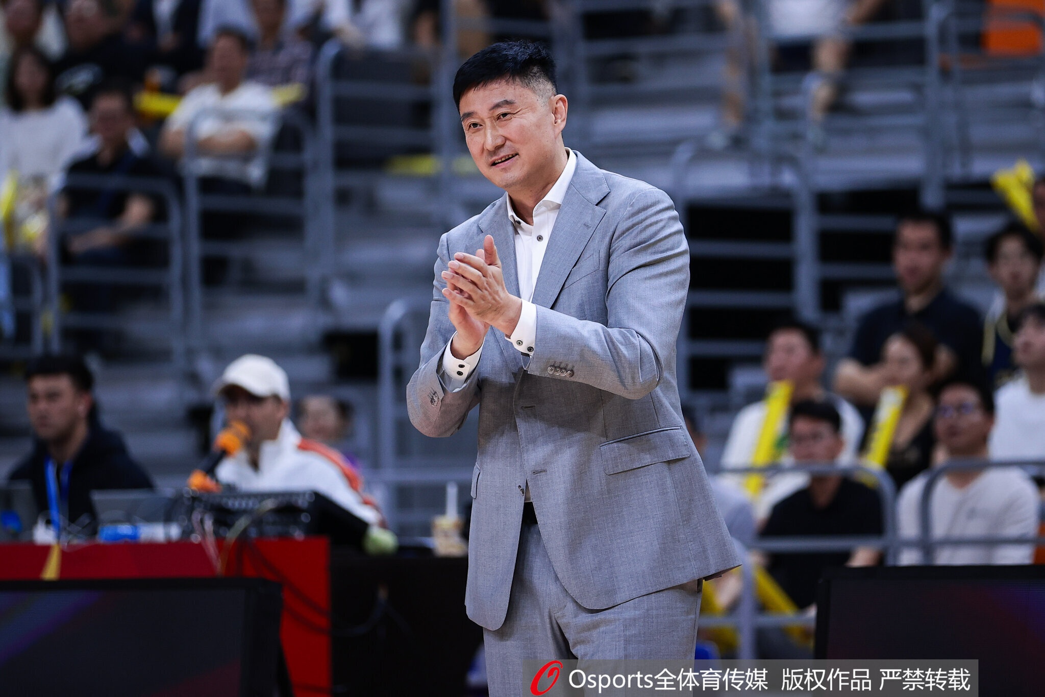 记者:杜锋成为广东篮球一把手后首要任务是打造粤BA 他确实很累