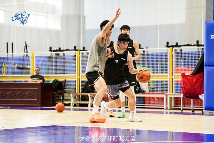 备战新赛季！宁波男篮晒训练日常：对抗 投篮持续进行